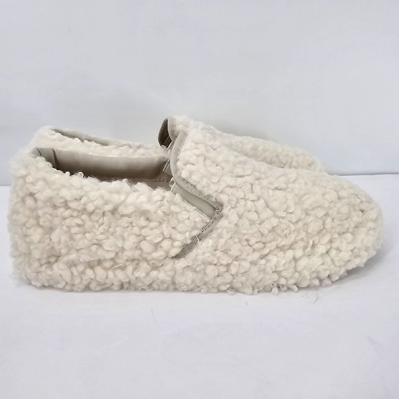 Bamboo Cream Fuzzy Slipper Bootie - Picture 1 of 12